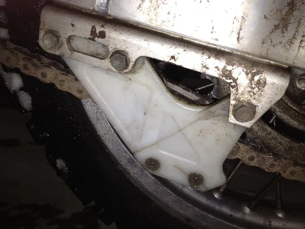 Suzuki DR 350 chain guard