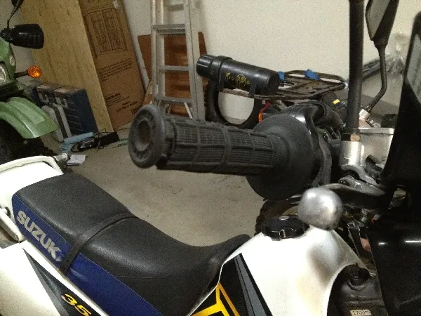 Suzuki DR 350 hand grips