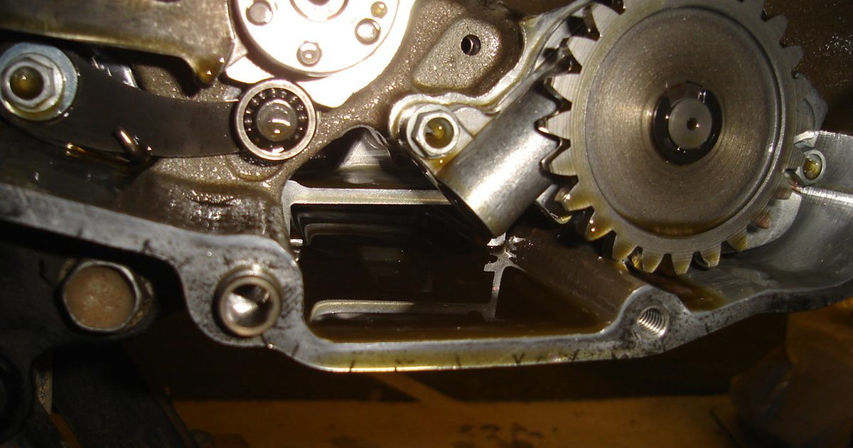 KTM 950 Oil pump, spring and piston replacement